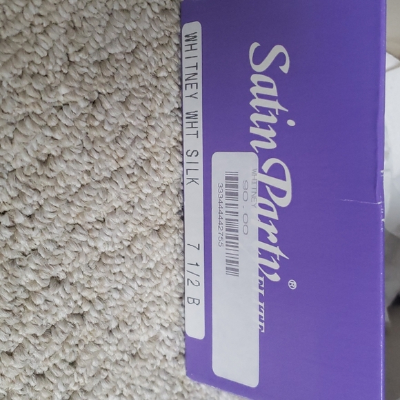 Raw silk shoe - Picture 6 of 7